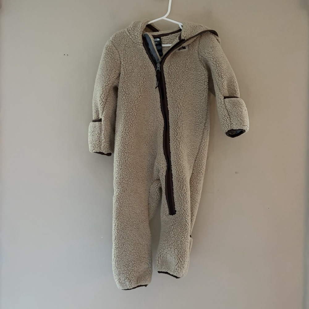 North Face Infants Fleece Campshire Bunting Suit Size 12-18m Beige Snowsuit Bear